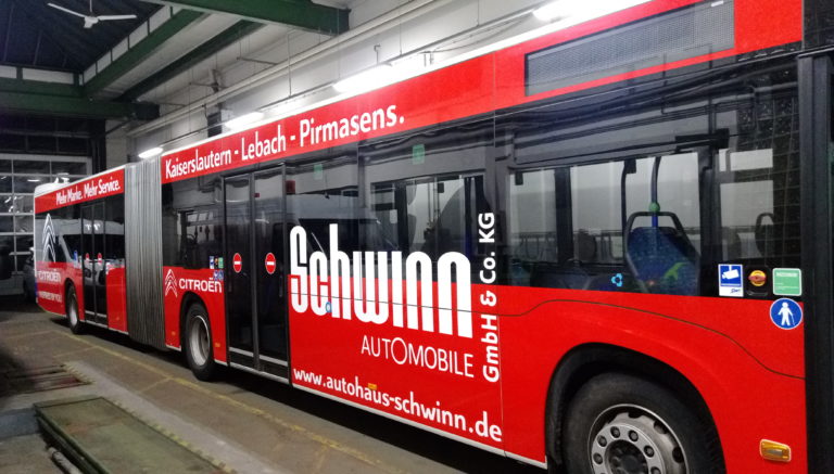 Autohaus Schwinn_ Bus Vollfolierung inkl. Beschriftung